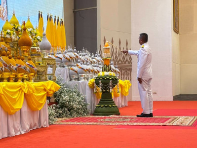 ร่วมพิธีถวายเครื่องราชสักการะและะวางพานพุ่มและพิธีจุดเทียนถวายพระพรชัยมงคล เพื่อเฉลิมพระเกียรติพระบาทสมเด็จพระเจ้าอยู่หัว ... พารามิเตอร์รูปภาพ 1